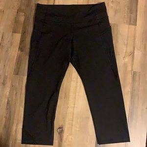 3/$12 Old Navy Black Active Elevate Leggings (L)